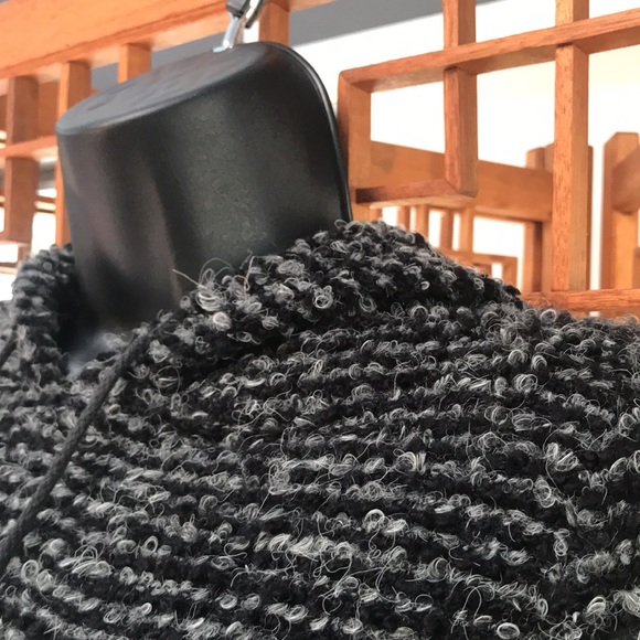 Tampa- black and gray hooded sweater size M. - Picture 3 of 5